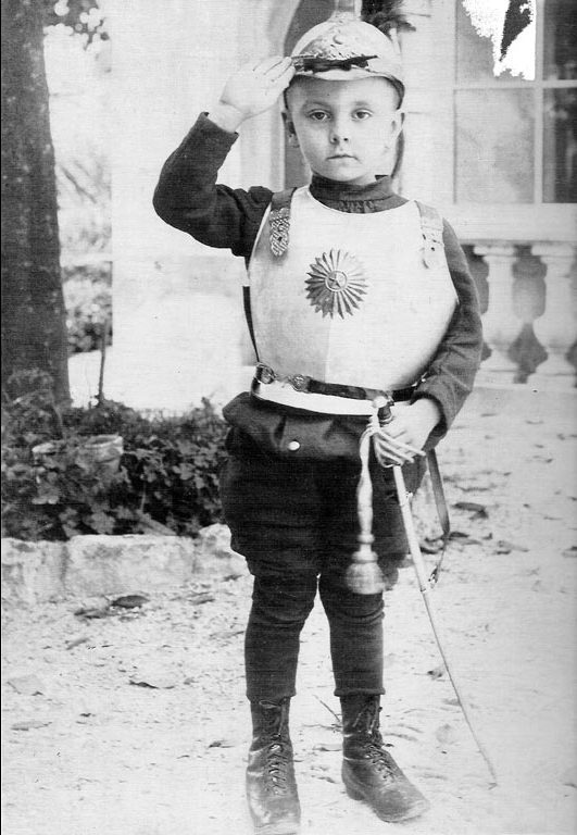 Enfant en armure