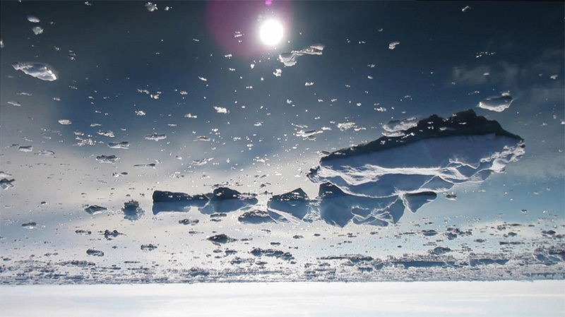 Images des glaces sur la mer une vidéo de l'artiste