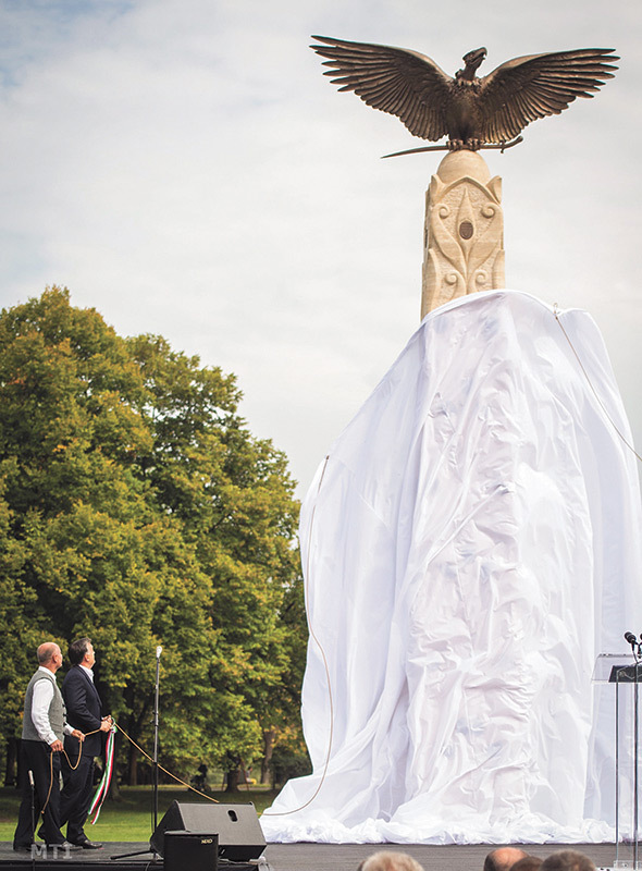 Szabolcs KissPál, PM Orbán unveiling a Turul monument, 2012, photo Tibor Illyés/MTI