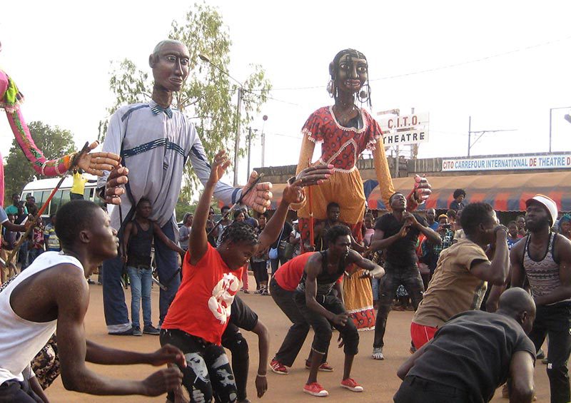 Spectacle d'inauguration de la triennale « Danse l'Afrique Danse ! », Ouagadougou, novembre 2016 © Sarah Andrieu