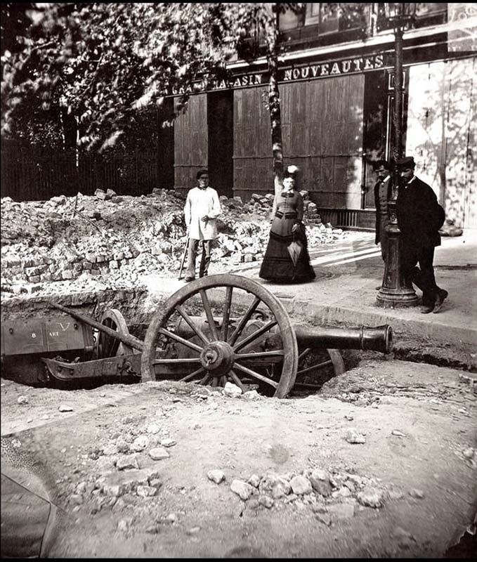 Barricade rue Sommerard, boulevard Saint-Michel