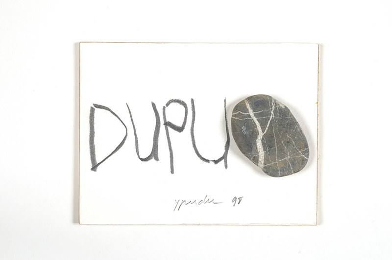 Jean Dupuy, DUPUY, 1998, pierre et crayon sur papier contrecollé sur bois, 11,5 x 15 cm (Photo : Pierre-Alain Marassé)